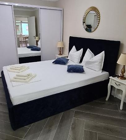 White rezidence Apartment Curtea de Argeş Exterior foto