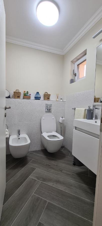 White rezidence Apartment Curtea de Argeş Exterior foto