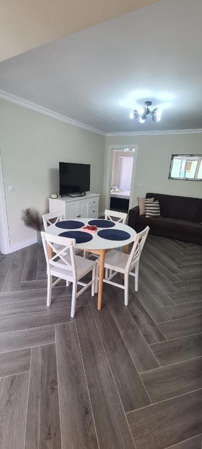 White rezidence Apartment Curtea de Argeş Exterior foto